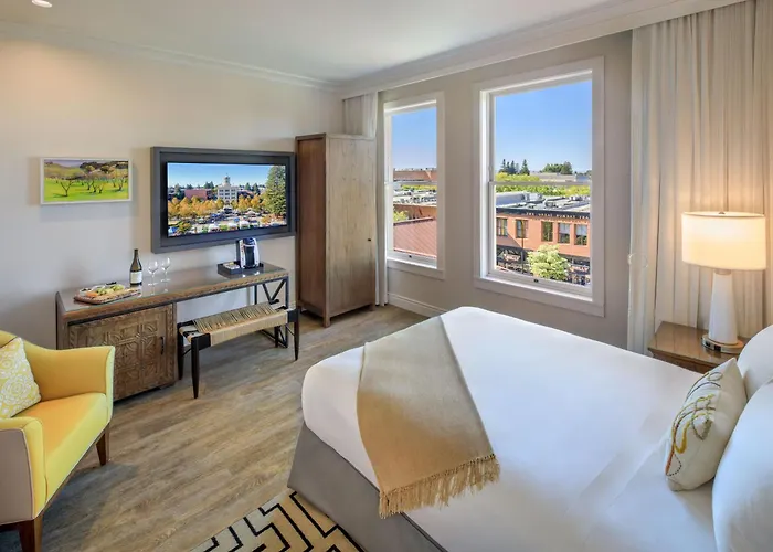 Hotel E