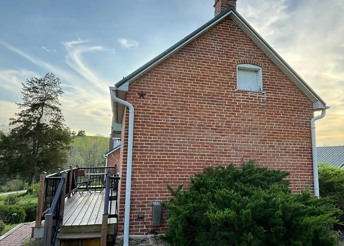 Hermann Crown Suites