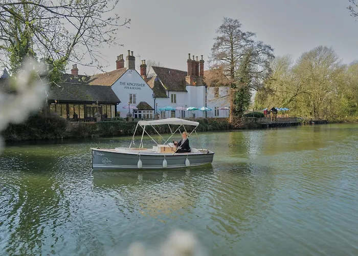 The Kingfisher Pub & Hotel