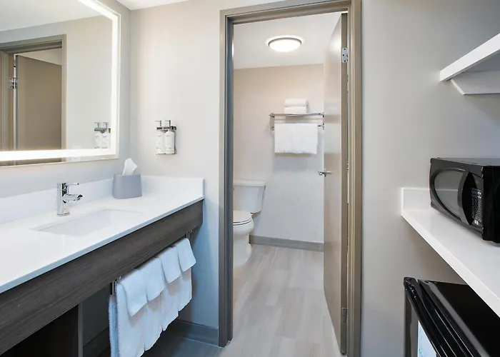 Holiday Inn Express Hotel & Suites Pittsburgh Airport By Ihg
