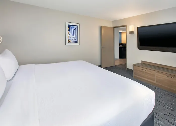 Holiday Inn Express Hotel & Suites Pittsburgh Airport By Ihg