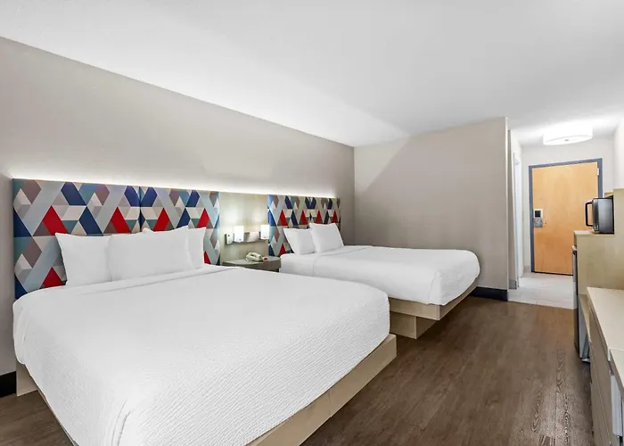 Days Inn & Suites By Wyndham Peachtree Corners Norcross