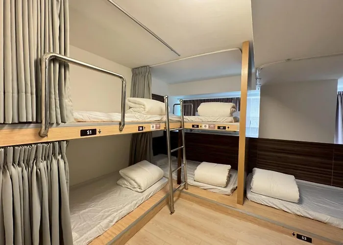 Fooyee Hotel - TaiChung Train Station