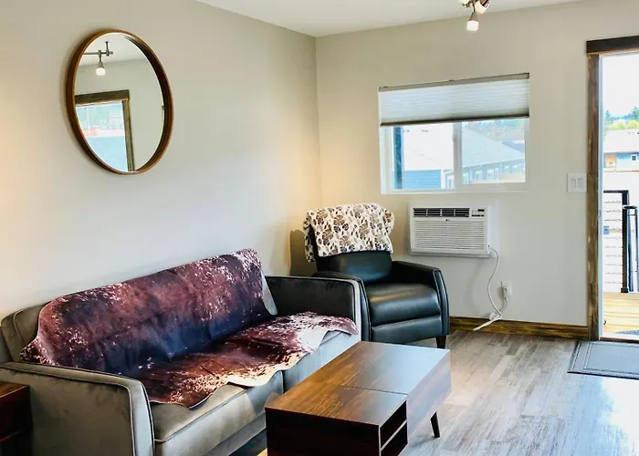The Darmont Hotel And Suites