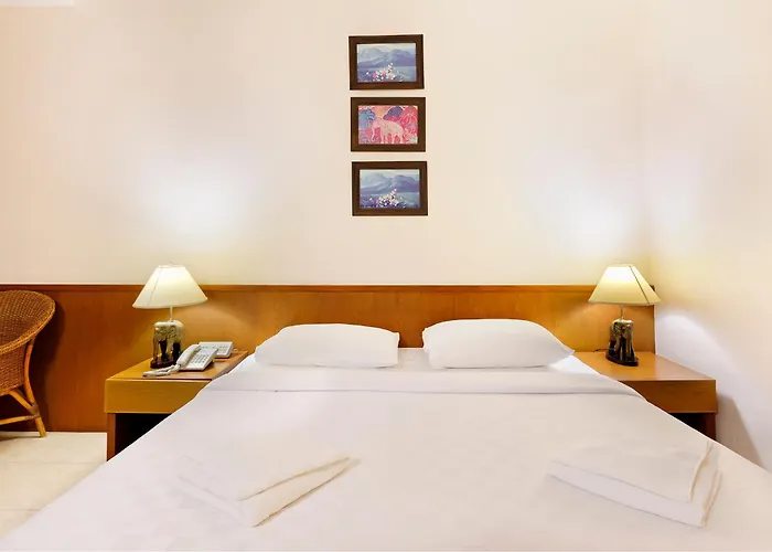 Central Place Hotel