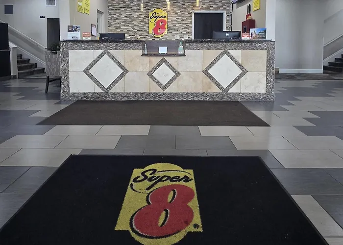 Super 8 By Wyndham Kansas City