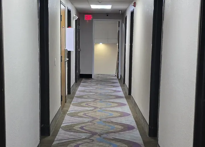 Super 8 By Wyndham Kansas City