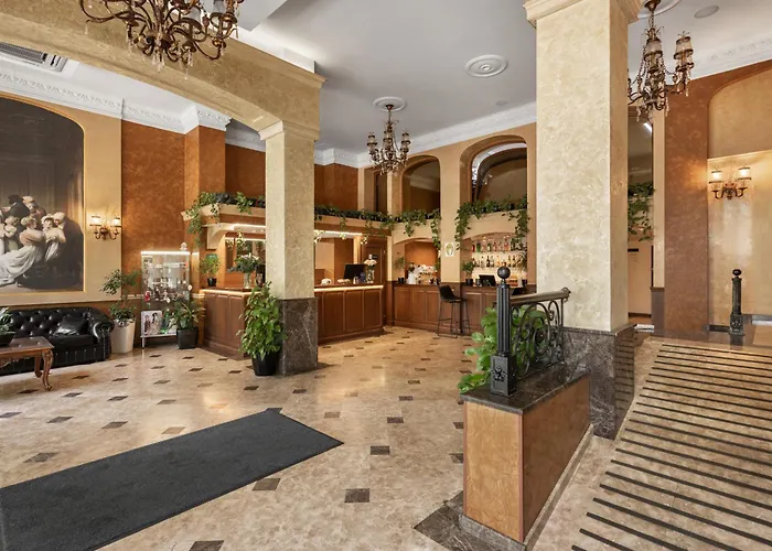 Alexandrovskiy Hotel