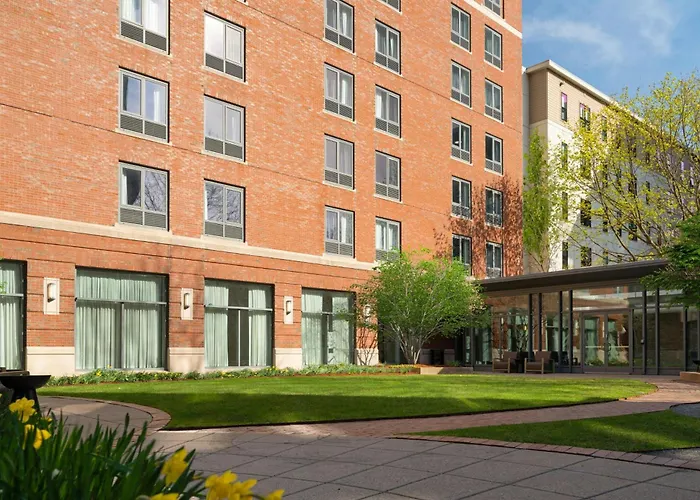 Courtyard By Marriott Boston Brookline
