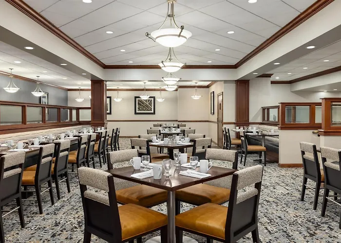 Doubletree By Hilton Pittsburgh-Green Tree