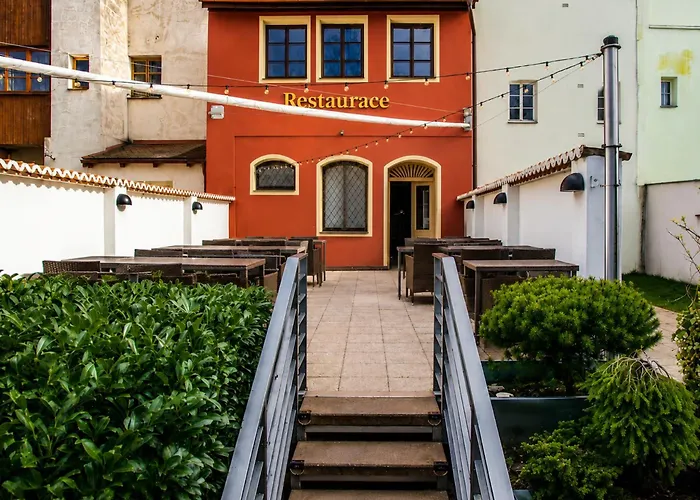 Hotel 100