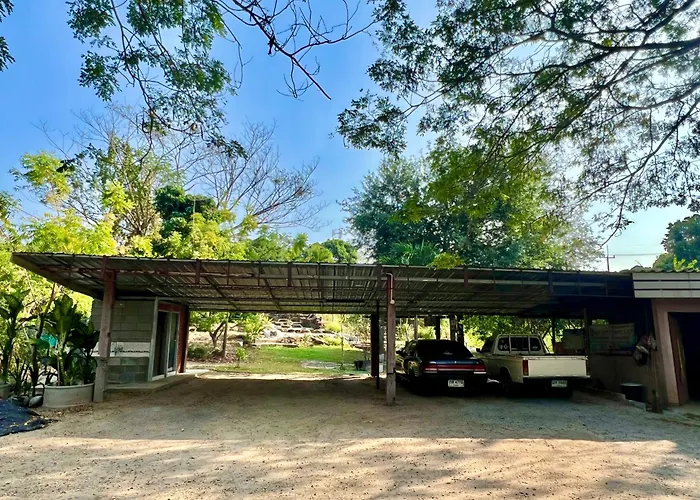 Baan Suan Ruen Chan Hom บ้านสวนเรือนจันทร์หอม