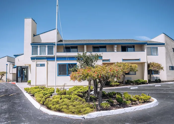 Bay Breeze Inn