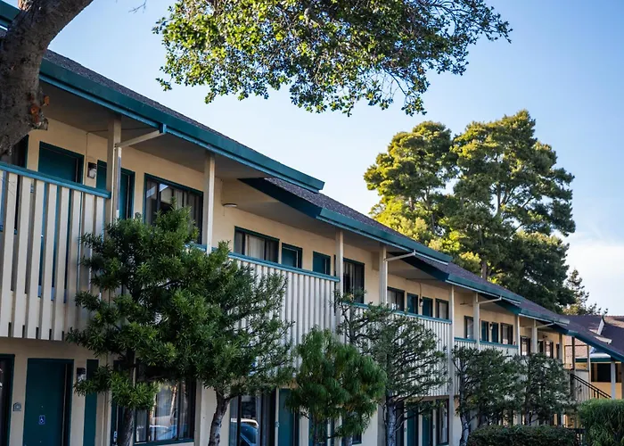 Scottish Fairway Inn