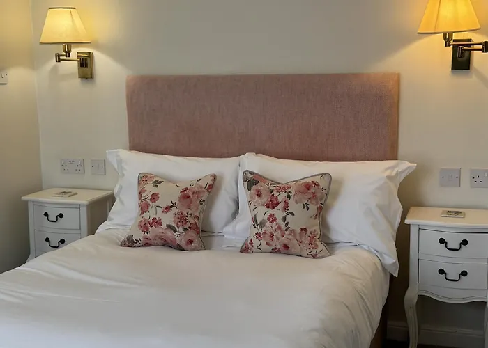 The Old Fourpenny Shop Hotel