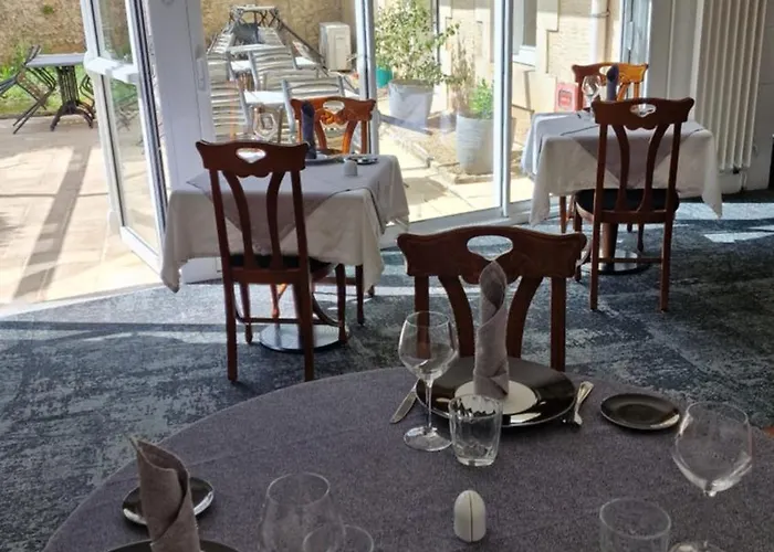 Logis Hotel Le Lion D'Or