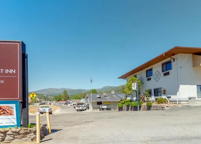 The Oakhurst Inn At Yosemite