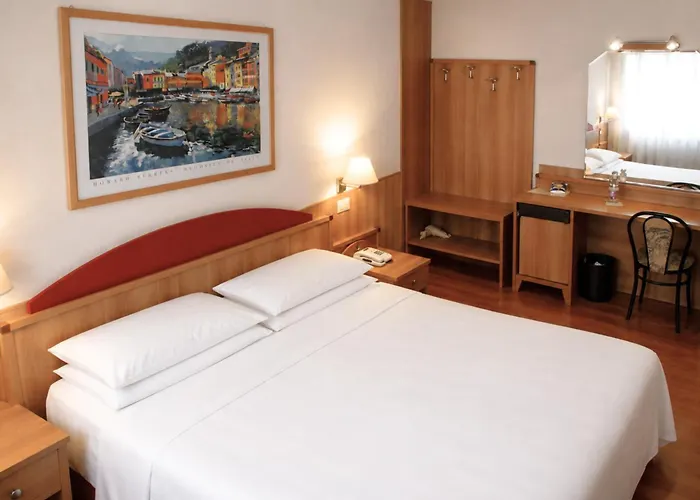 Phi Hotel Ambra