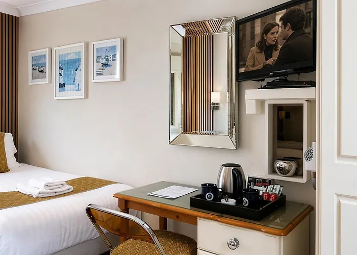 Riviera Lodge Hotel