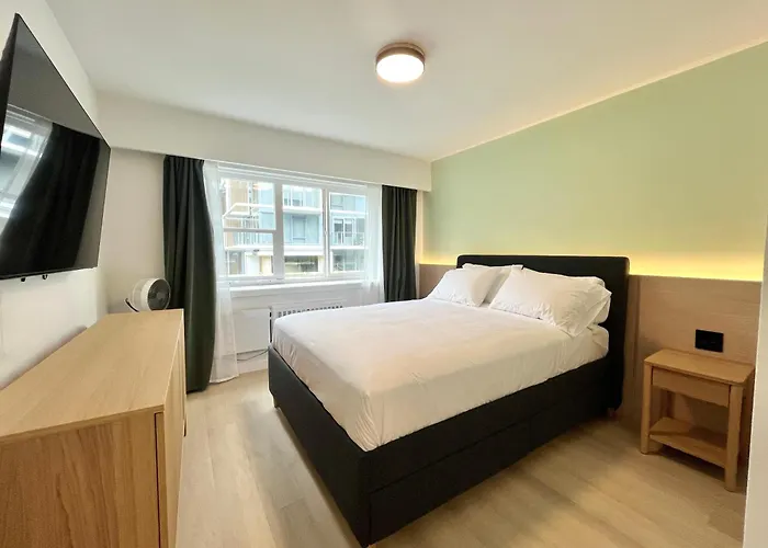 English Bay Hotel