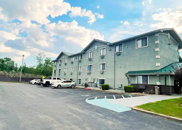 Hotel Fort Wayne North- Coliseum Blvd