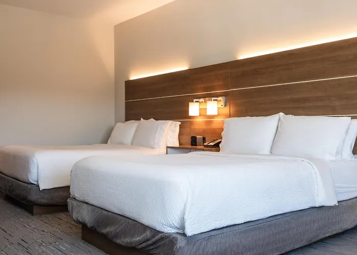 Holiday Inn Express & Suites Victoria-Colwood By Ihg