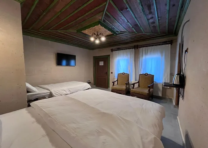 Falcon Cave Suites