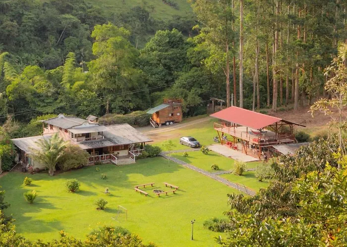 Riverside La Masia Ecohotel