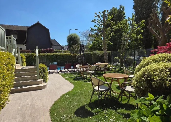 Villa Augeval Hotel De Charme & Spa