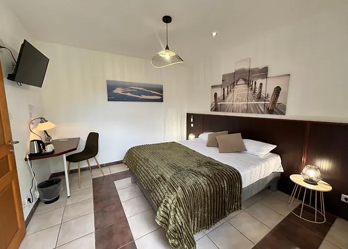Logis Hotel L'Oliveraie