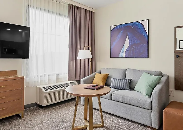 Best Western Plus Hannaford Inn & Suites