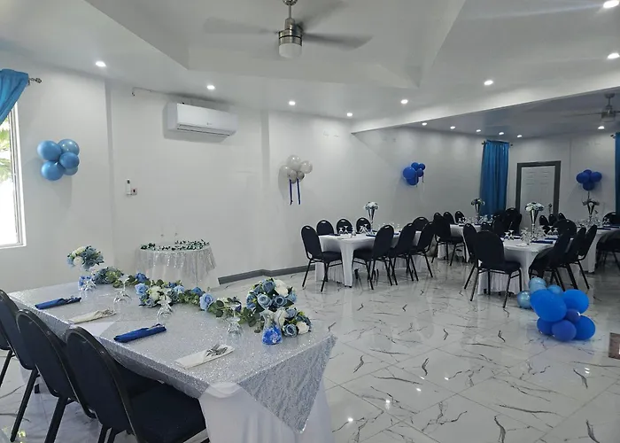 Palm Bay Guest House & Restaurant