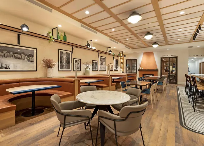 Best Western Plus Baker Street Inn&Convention Center