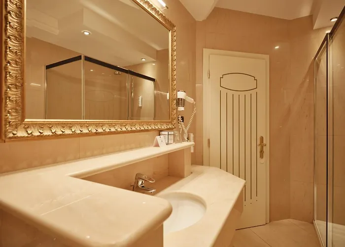 Cityhotel Goldener Adler B&B