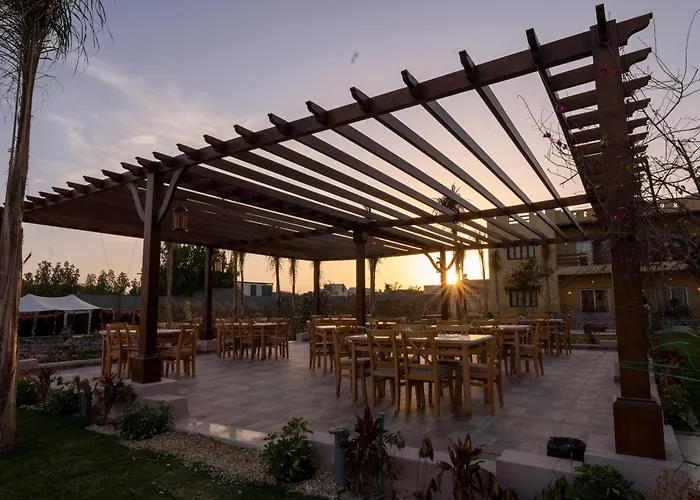 Azad Siwa Hotel