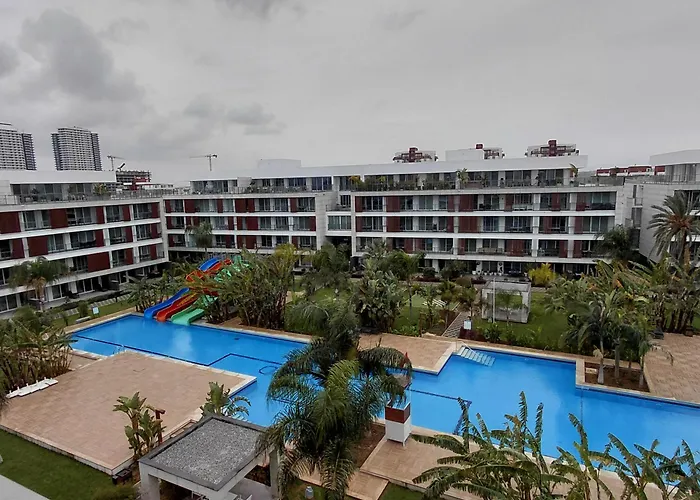 Courtyard Long Beach Holiday Resort