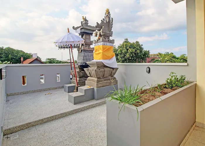Oyo 92952 Nirmala Guest House