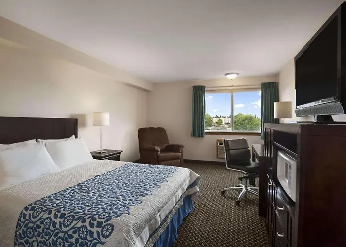 Days Inn By Wyndham Lacey Olympia Area