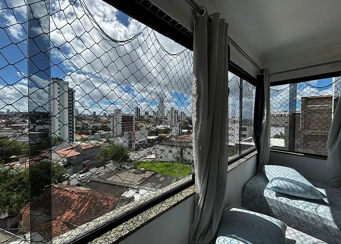 Lax Hotel - Acesso através de escadas - 4 andares - Sem elevador