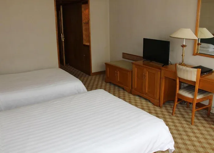 Golden Lustre Hotel