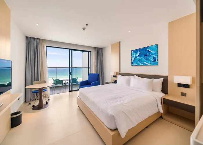Arena Cam Ranh Seaview - Near Airport