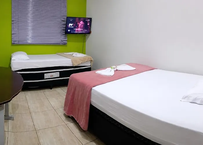 Jams Hostel - Pousada Perto Da Ufcat