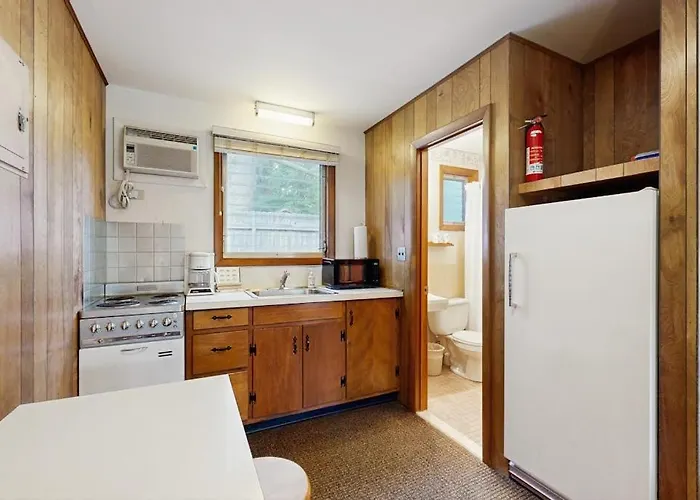 King Birch Lake Home, Unit 5