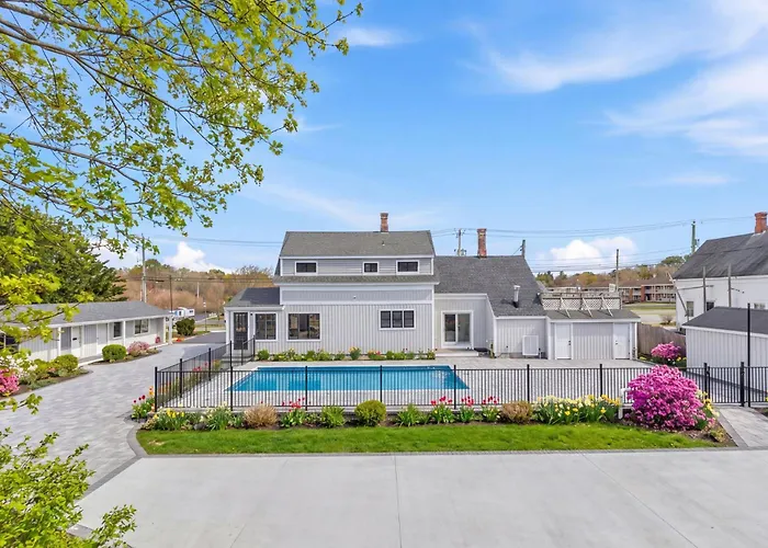 Dennisport Surf Club Boutique Hotel