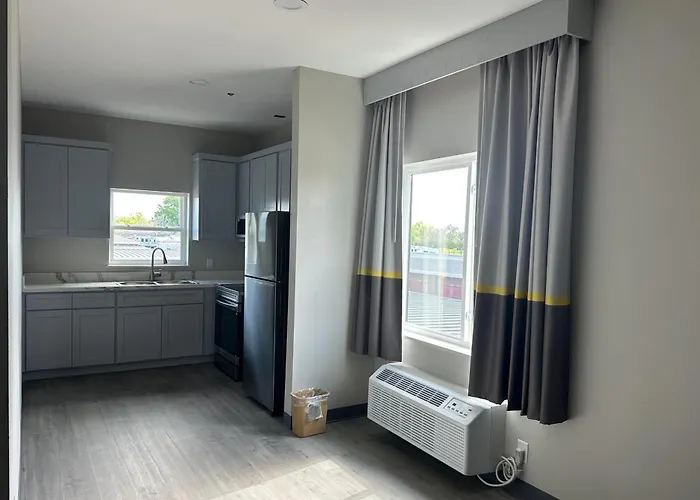 Super 8 By Wyndham Baytown