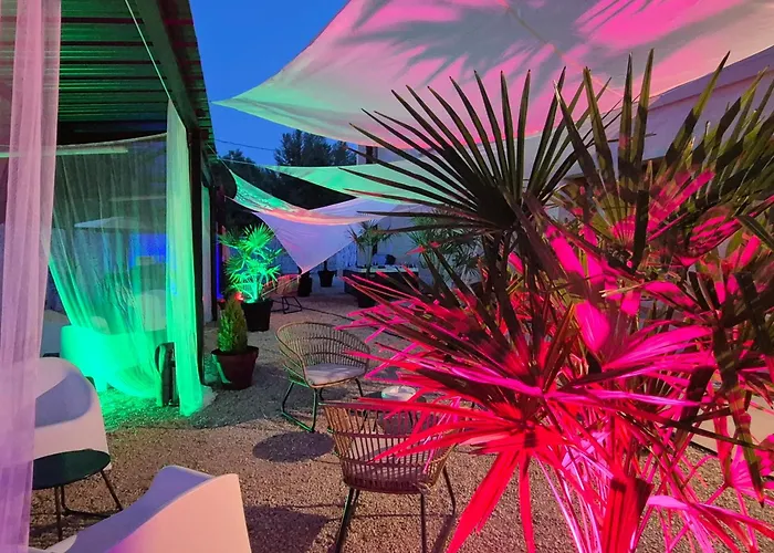 Les Logis Du Port Suites & Spa - Le Bistrot Fondues & Raclettes- Port Canal Montauban