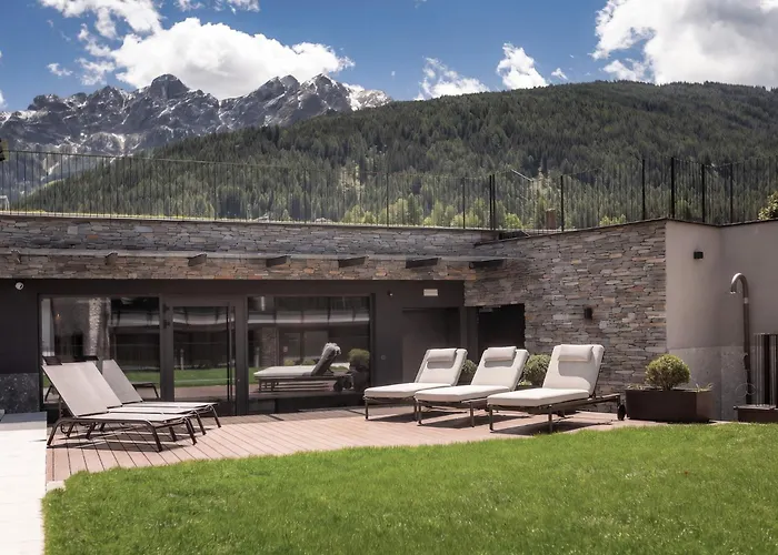 Aparthotel Familiaris - Family Apartments - Pools & Spa In Dolomites Olang