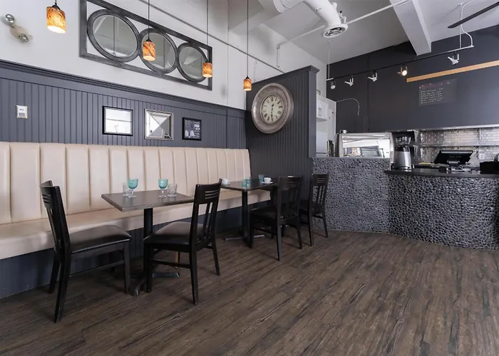 Prestige Harbourfront Resort, Worldhotels Luxury Salmon Arm