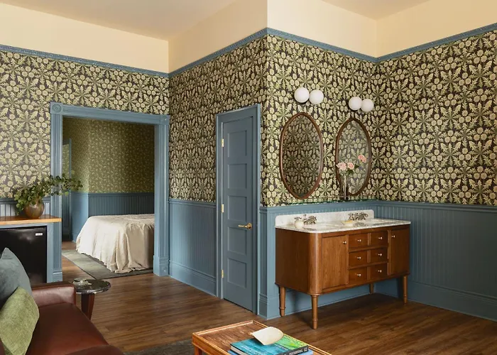 St. Elmo Hotel
