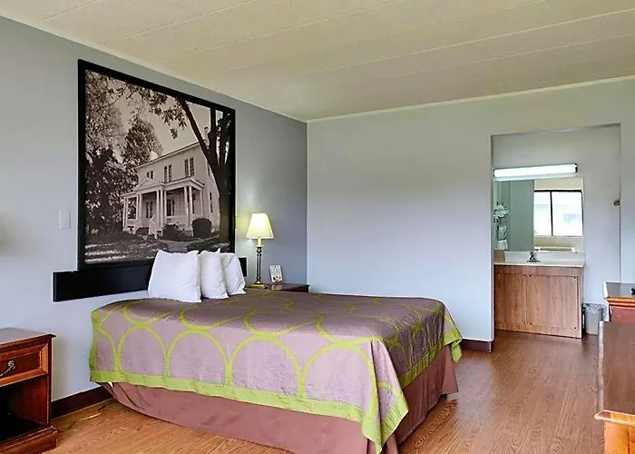 Sprucewood Inn
